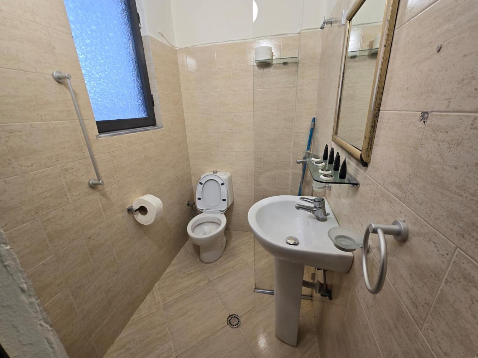 Hotell Okej Golem (Tirana)