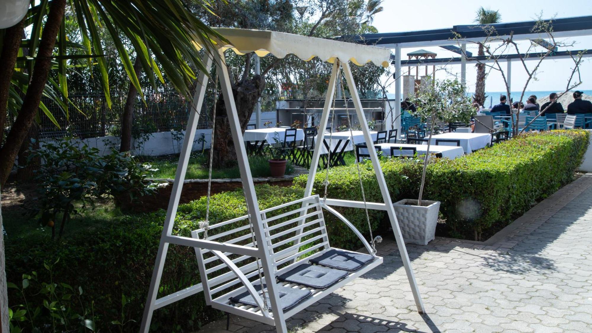 Okej Hotel *