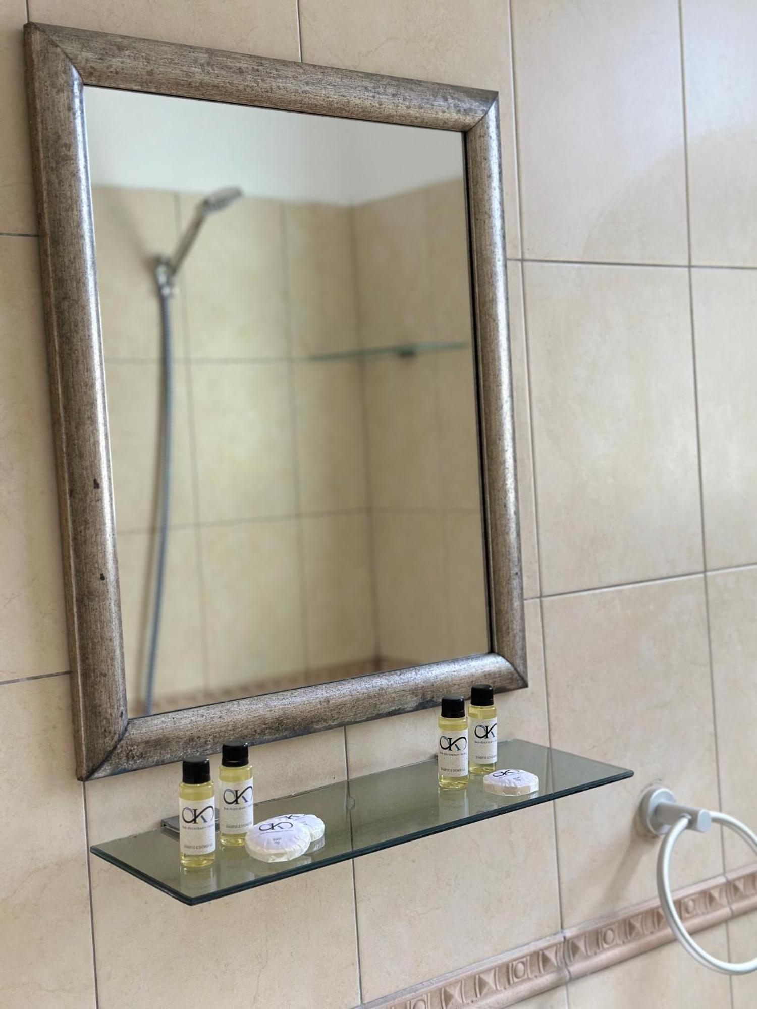 Okej Hotel Golem (Tirana)